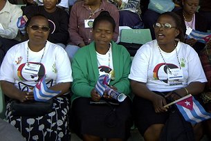 Asistentes a las delibraciones del Foro Mundial Contrra la Discriminaci�n en Durban